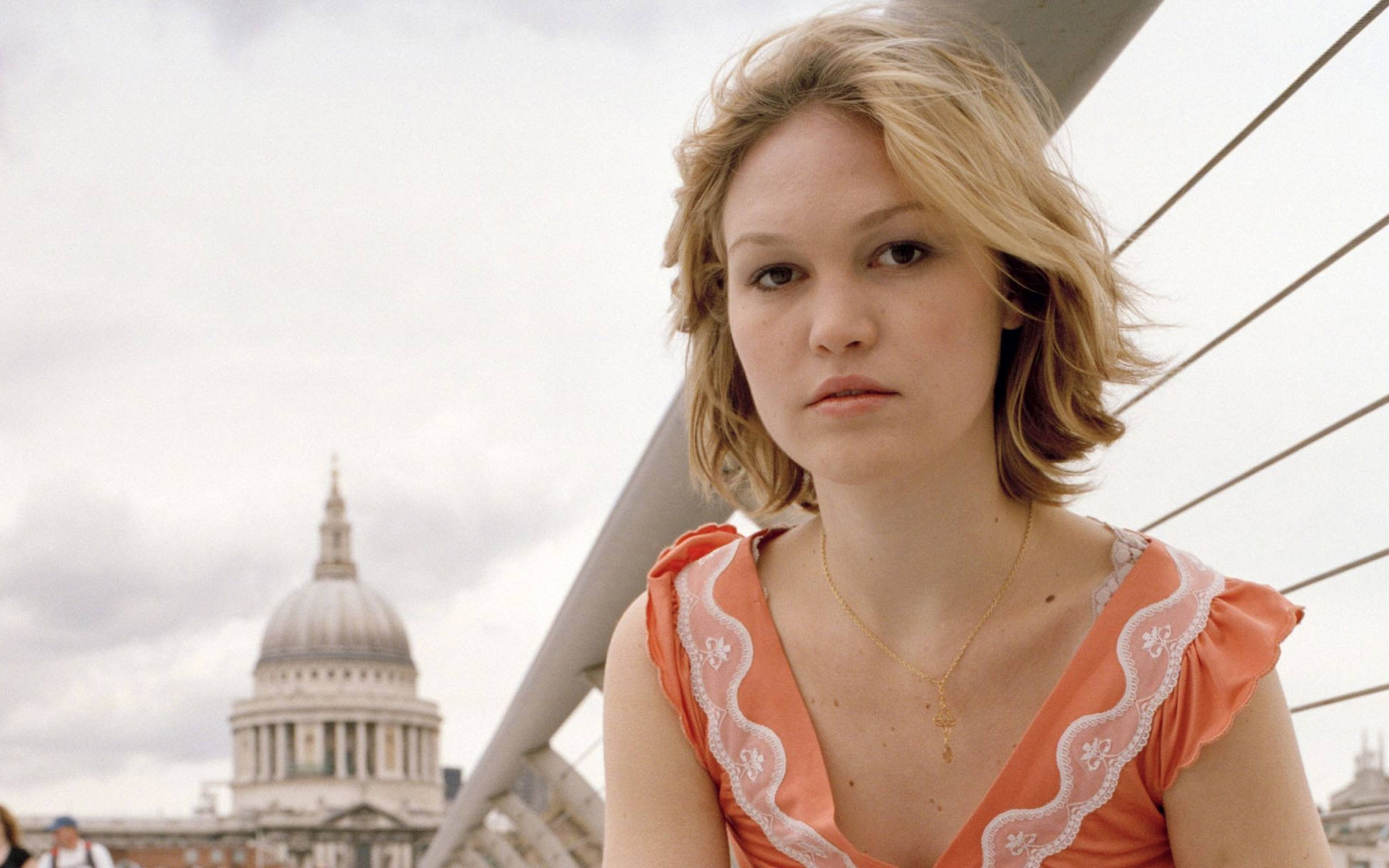 Julia Stiles - Photo Colection