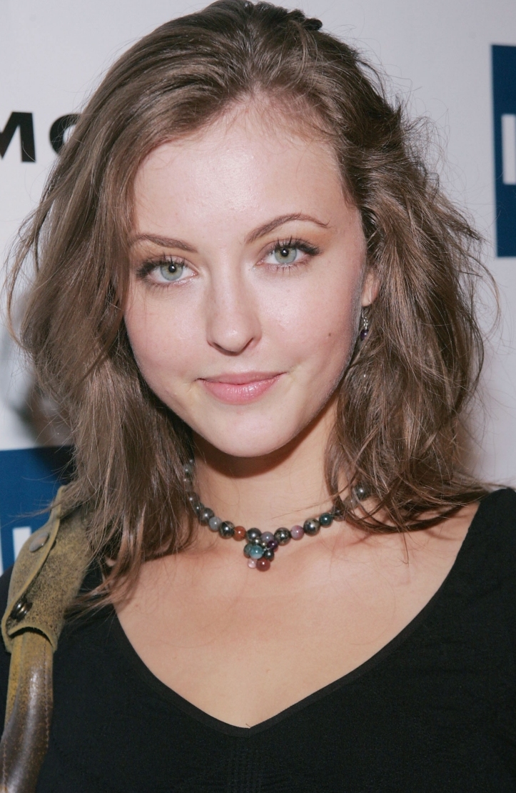 Katharine Isabelle net worth