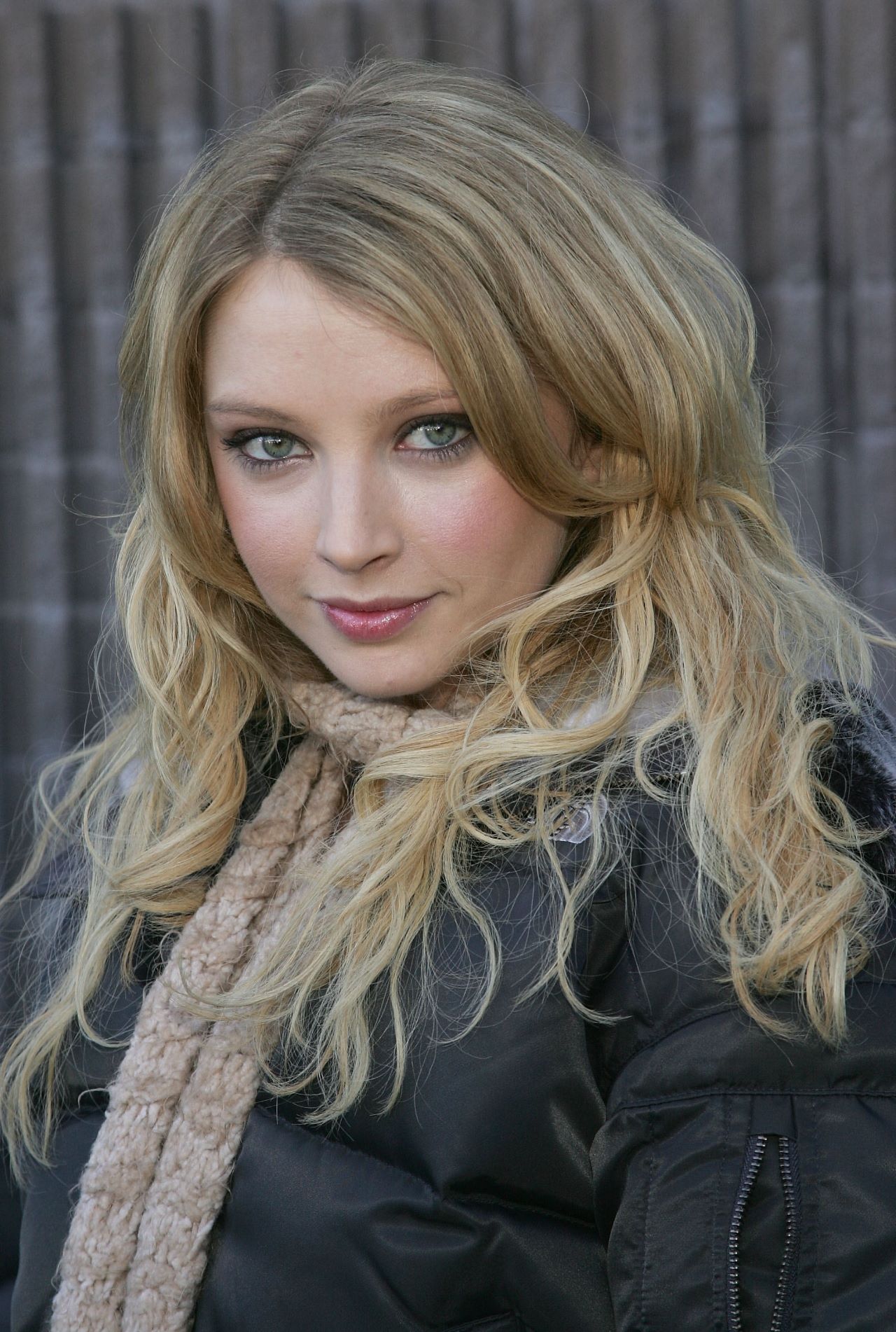 Poze Elisabeth Harnois - Actor - Poza 64 Din 86 - CineMagia.ro