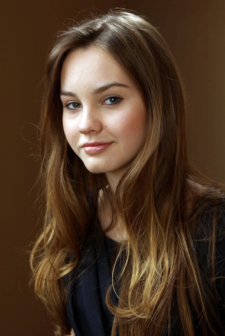 Liana Liberato - Images Colection