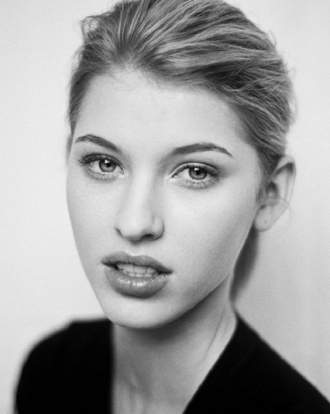 Sarah Grey Photo