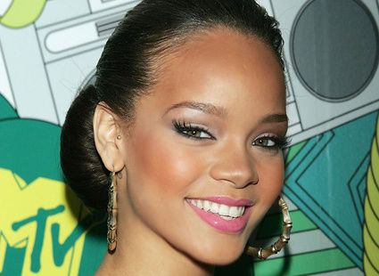 rihanna-609257l-poza.jpg