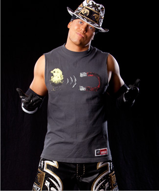 mike-mizanin-447195l-poza.png