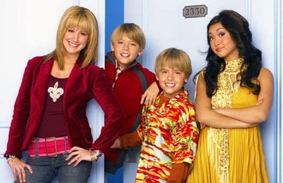 Ashley Tisdale Brenda Song Cole Sprouse Dylan Sprouse n The Suite 