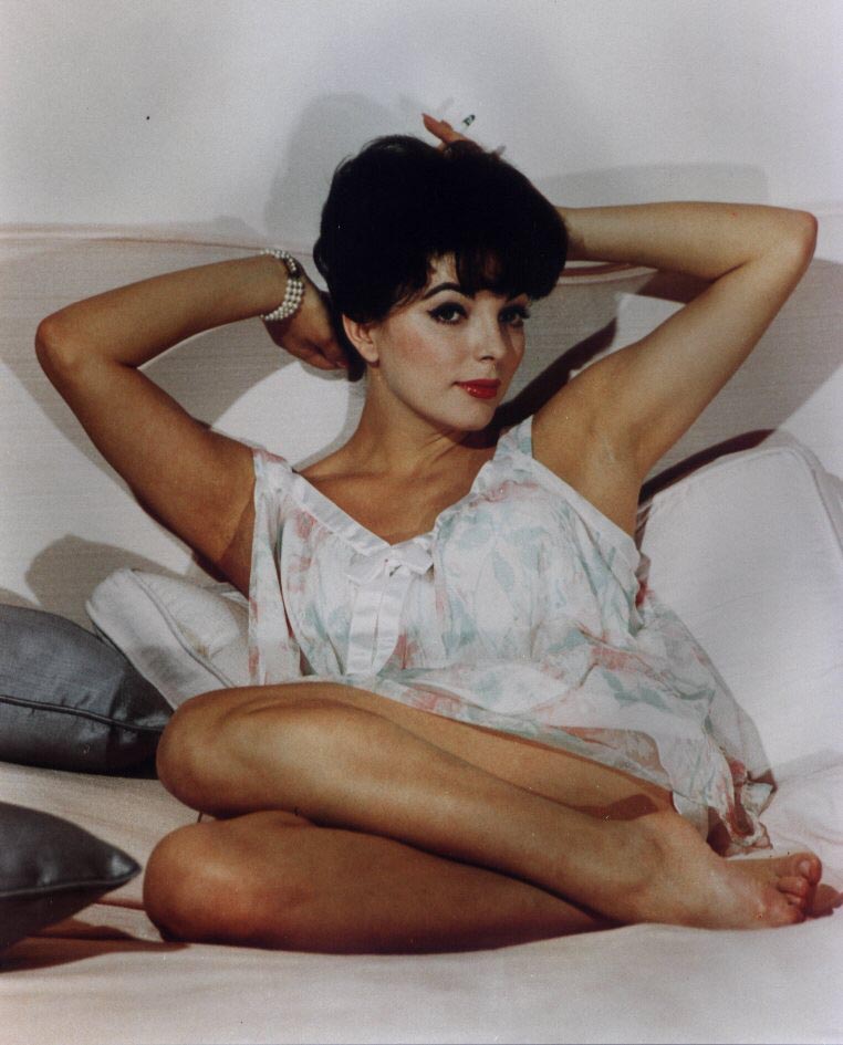 Poze Joan Collins - Actor - Poza 12 din 74 - CineMagia.ro