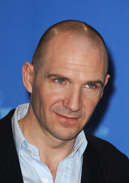 download ralph fiennes the dig