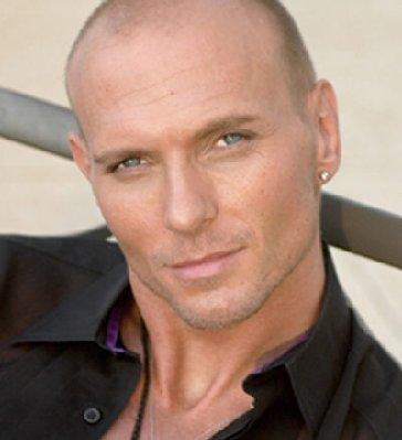 Luke Goss family