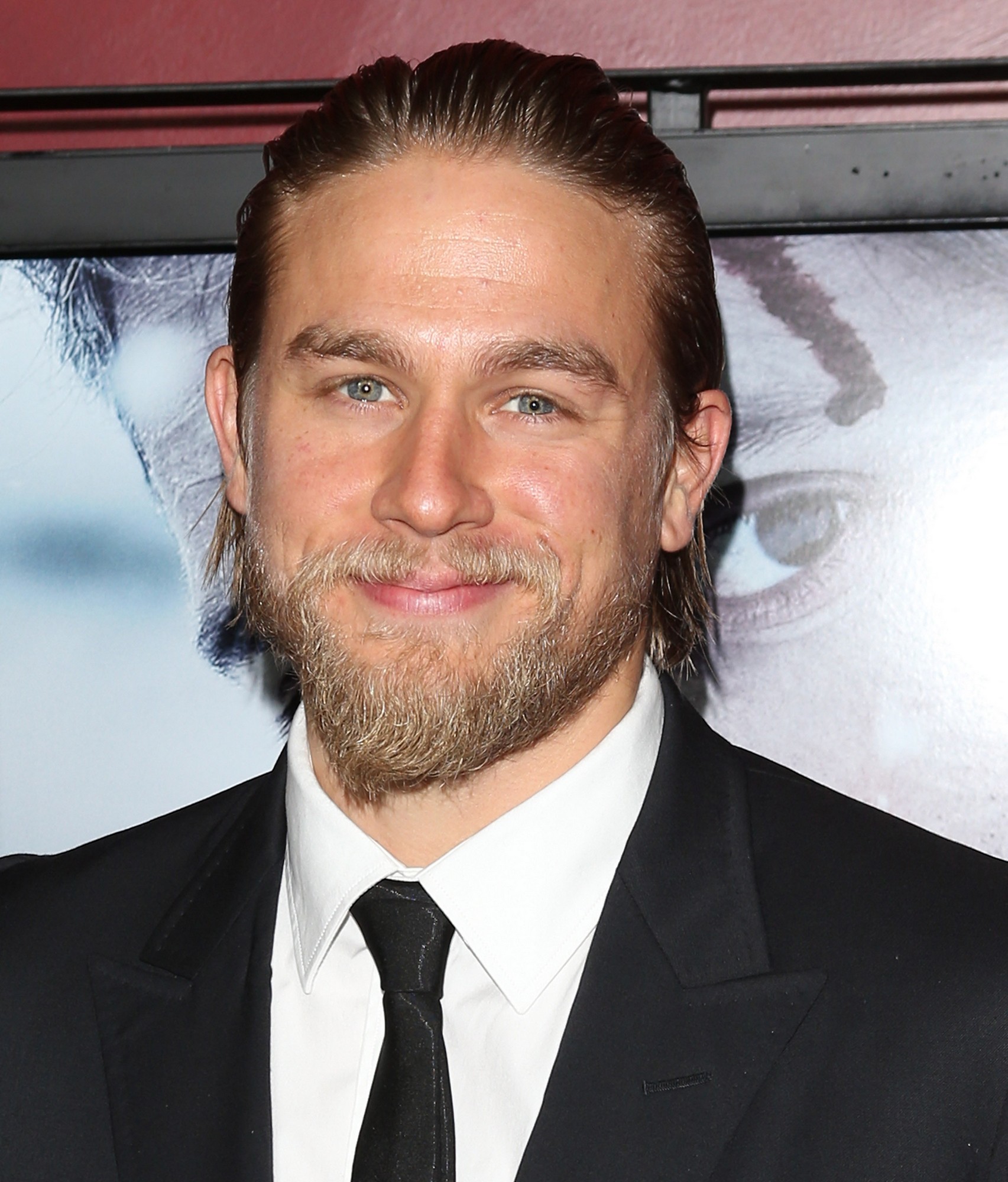 Poze Charlie Hunnam - Actor - Poza 16 Din 119 - CineMagia.ro