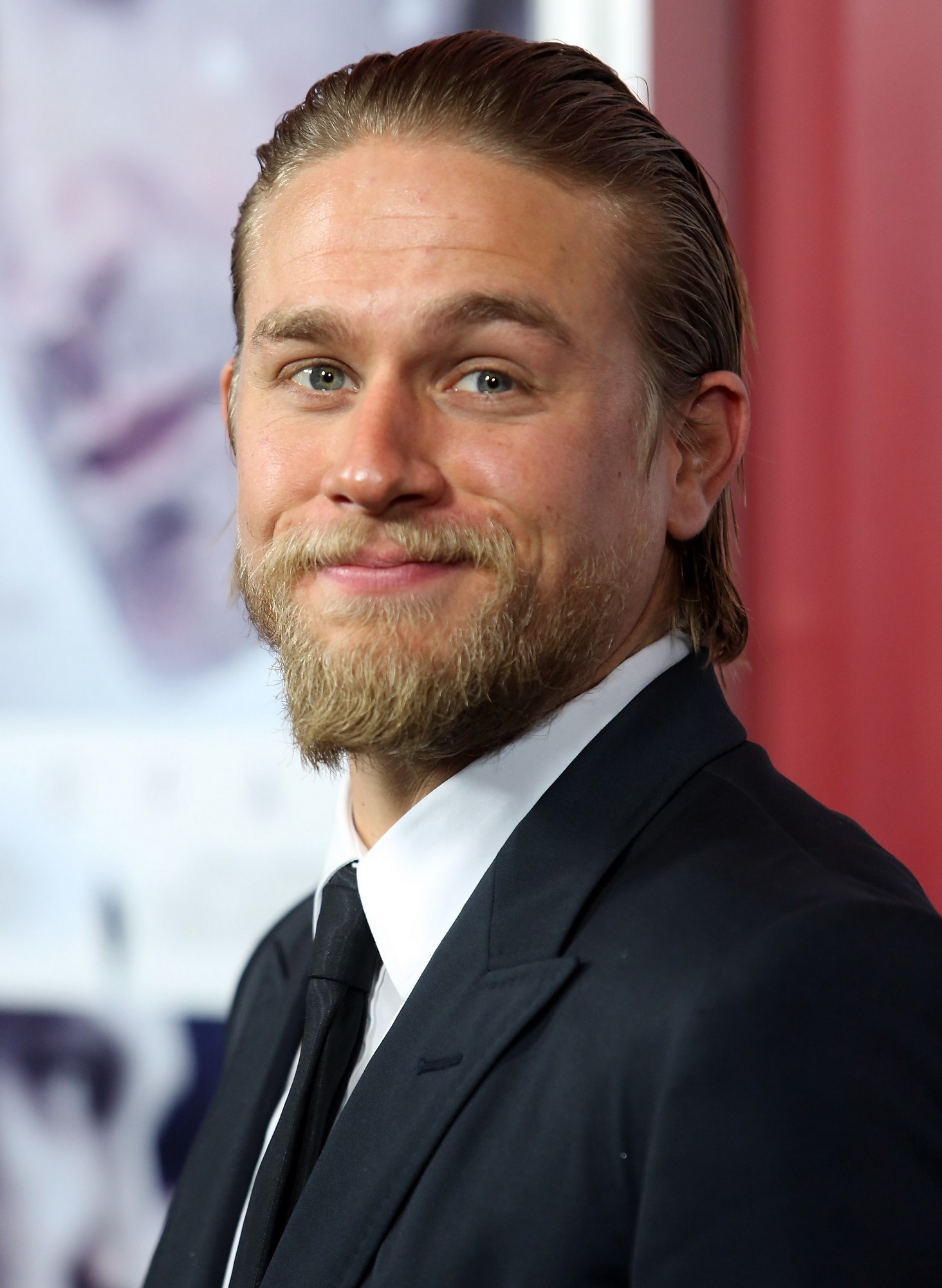 Poze Charlie Hunnam - Actor - Poza 19 Din 119 - CineMagia.ro