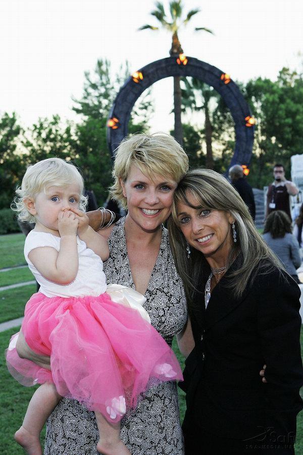 Amanda Tapping. 