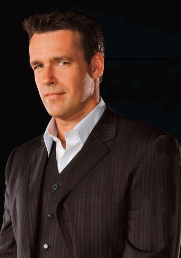 David James Elliott barefoot