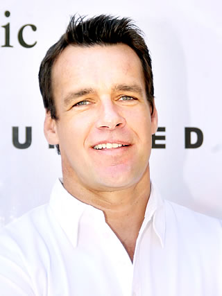 Next photo of David James Elliott