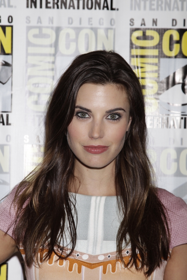 Next photo of Meghan Ory