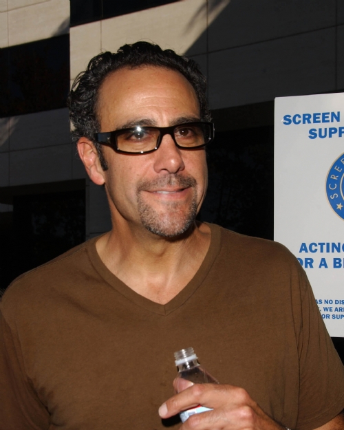 Next photo of Brad Garrett