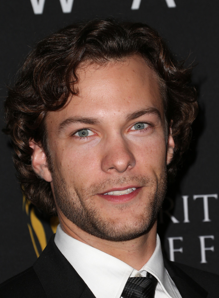 Poze Kyle Schmid - Actor - Poza 12 din 27 - CineMagia.ro