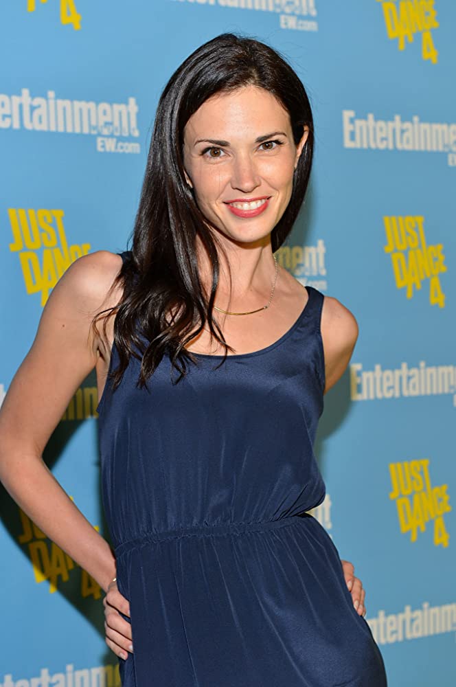 Laura Mennell listal