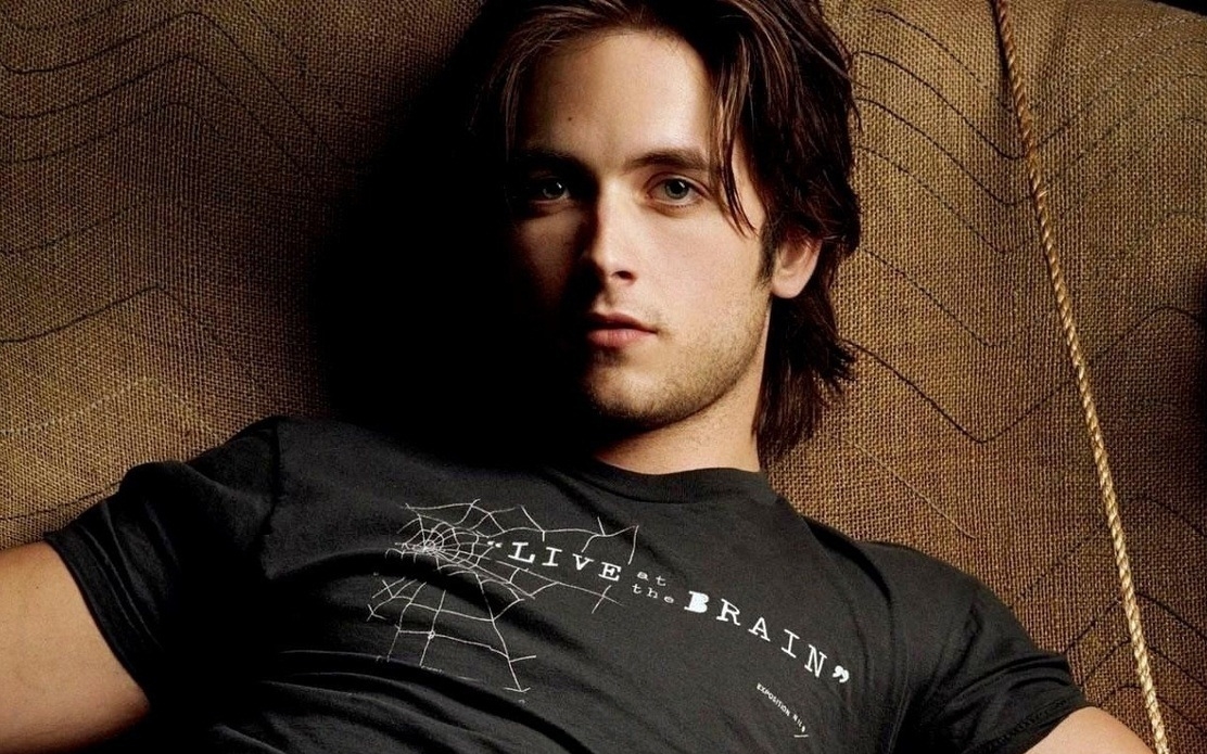 Justin Chatwin episodes