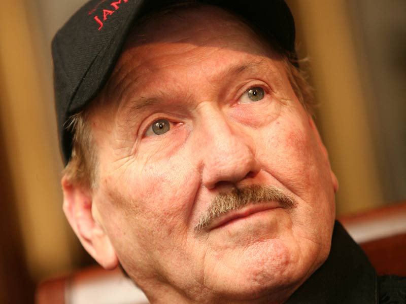 Poze James Burton - Actor - Poza 3 din 6 - CineMagia.ro