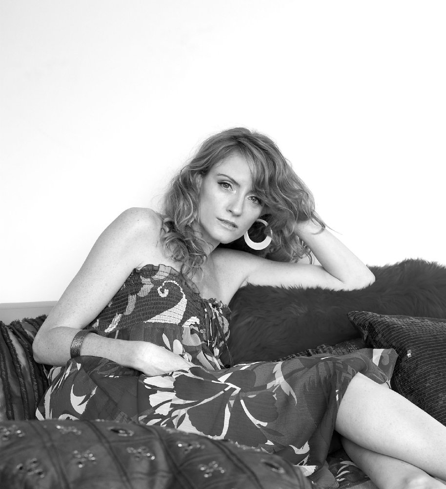 Helene Joy barefoot