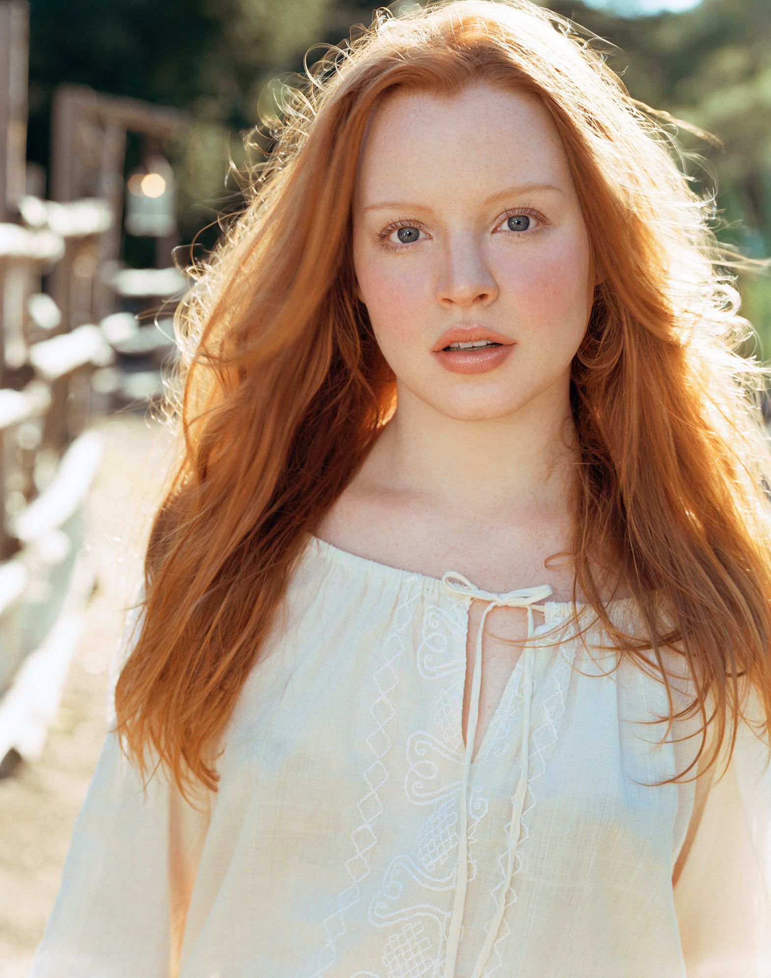 Next photo of Lauren Ambrose