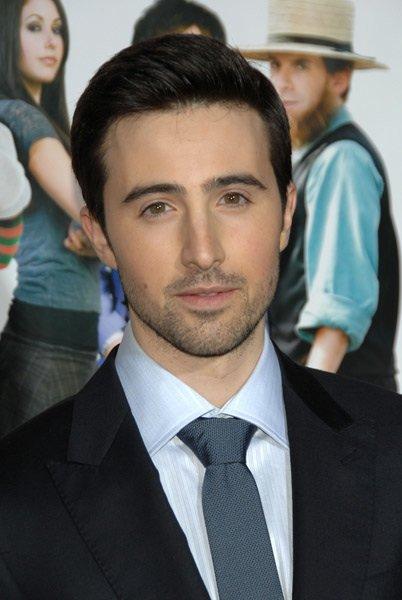 Poze Josh Zuckerman