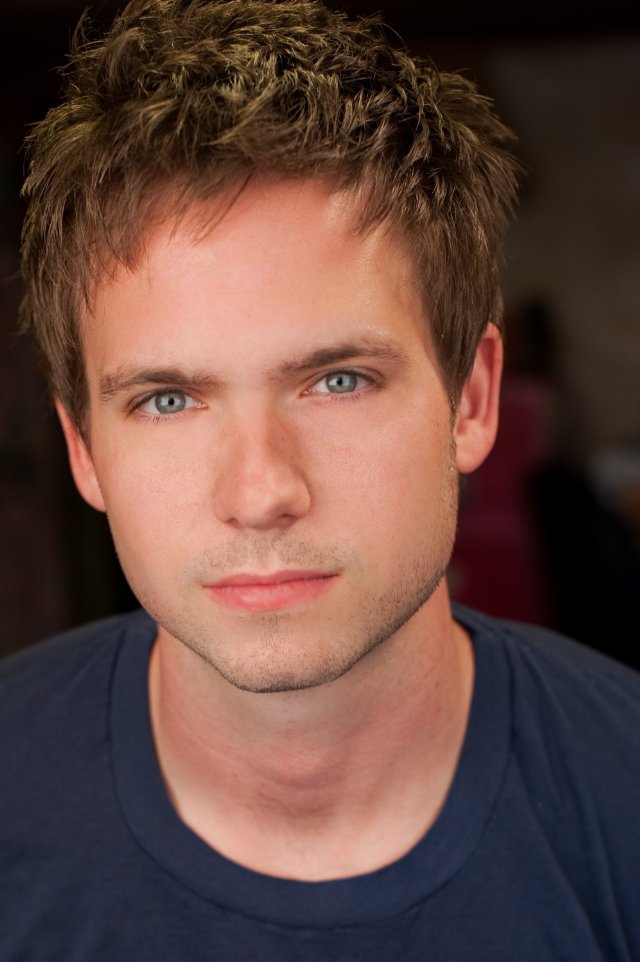 Poze Patrick J. Adams - Actor - Poza 7 din 41 - CineMagia.ro