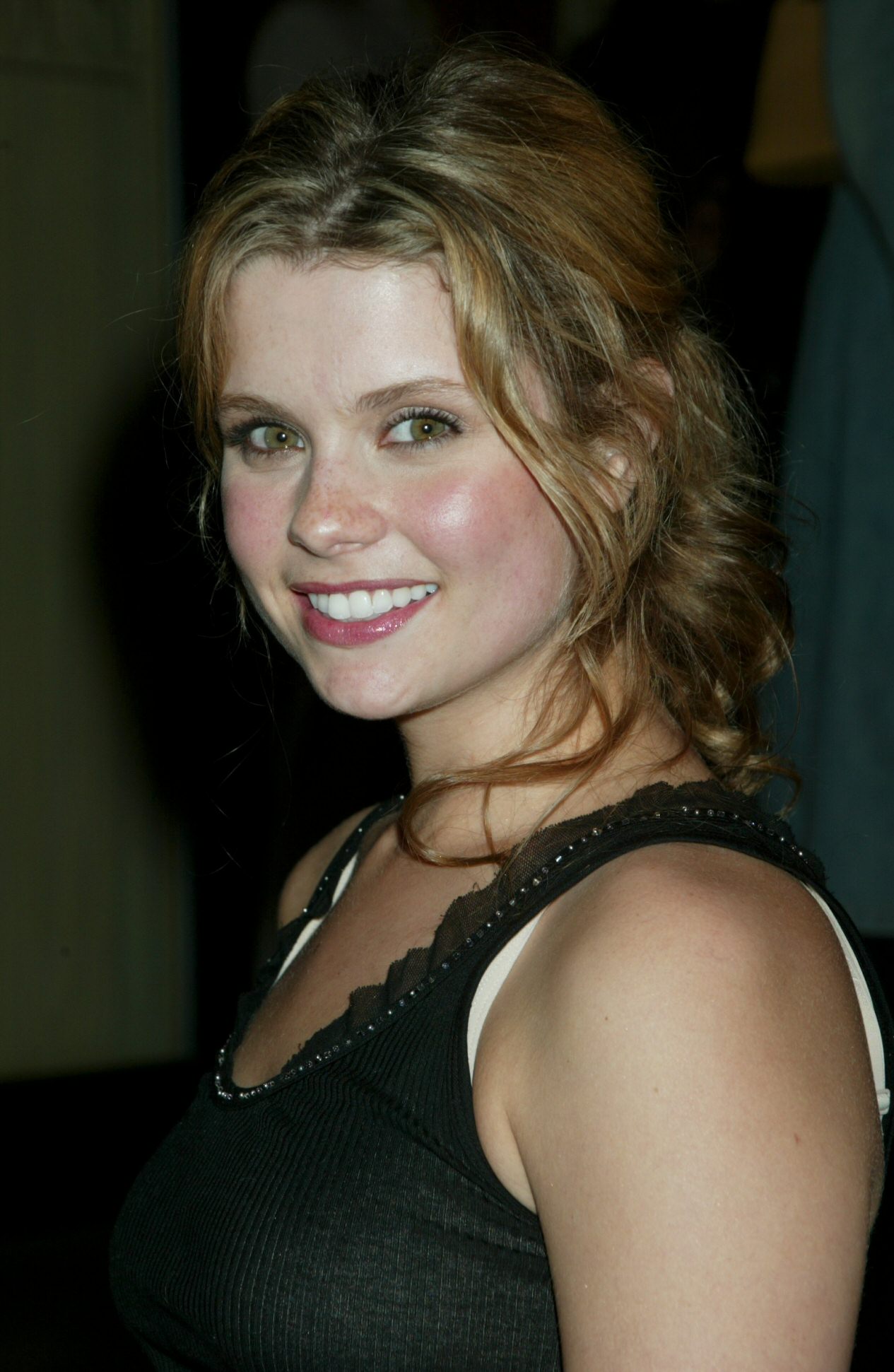 Joanna Garcia Fakes