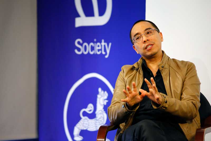 Poze Apichatpong Weerasethakul