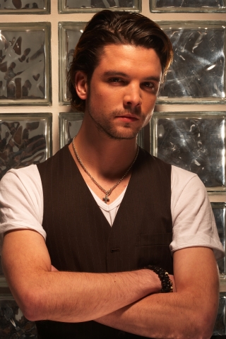 Poze rezolutie mare Andrew Lee Potts Actor Poza 4 din 7 CineMagia.ro