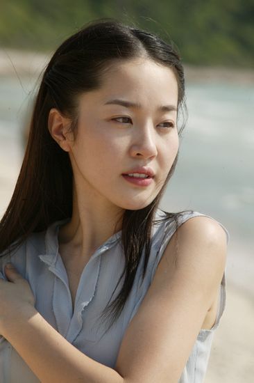 Poze Ji-won Uhm - Actor - Poza 20 din 39 - CineMagia.ro