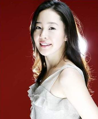 Poze Ji-won Uhm - Actor - Poza 26 din 39 - CineMagia.ro