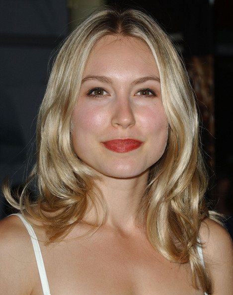 Poze Sarah Carter - Actor - Poza 34 din 49 - CineMagia.ro