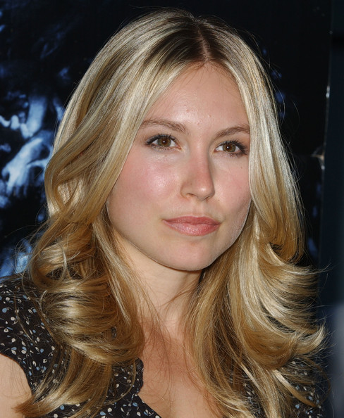 Poze Sarah Carter - Actor - Poza 31 din 49 - CineMagia.ro