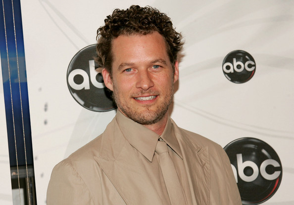 Poze James Tupper - Actor - Poza 19 din 21 - CineMagia.ro