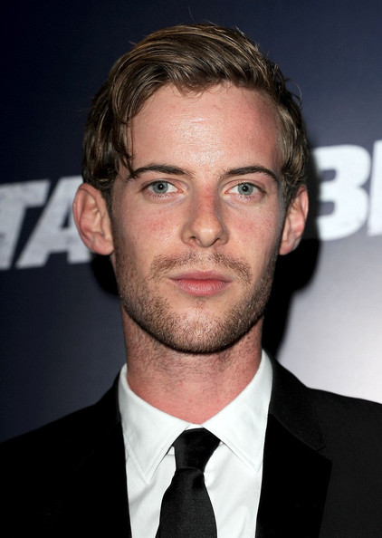 Luke Treadaway barefoot