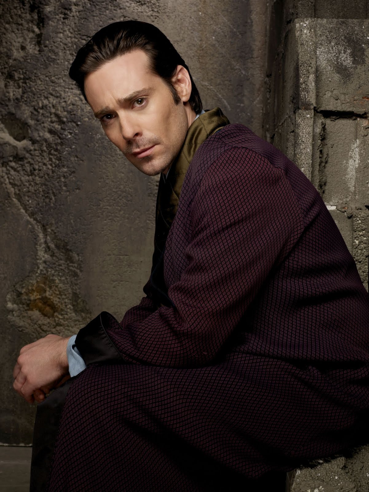 Next photo of James Callis