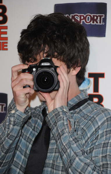 Charlie McDermott how old