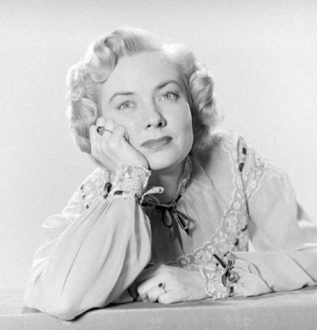 Poze Audrey Totter - Actor - Poza 7 din 30 - CineMagia.ro