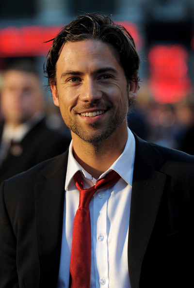 Poze rezolutie mare Adam Rayner - Actor - Poza 8 din 11 - CineMagia.ro