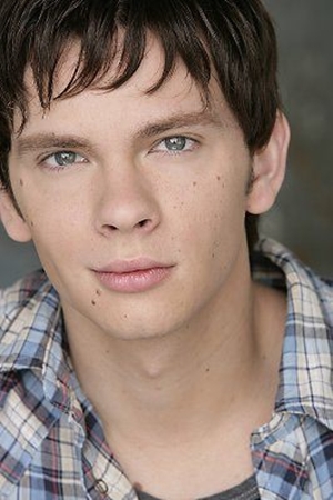 Poze Devon Graye - Actor - Poza 14 din 19 - CineMagia.ro