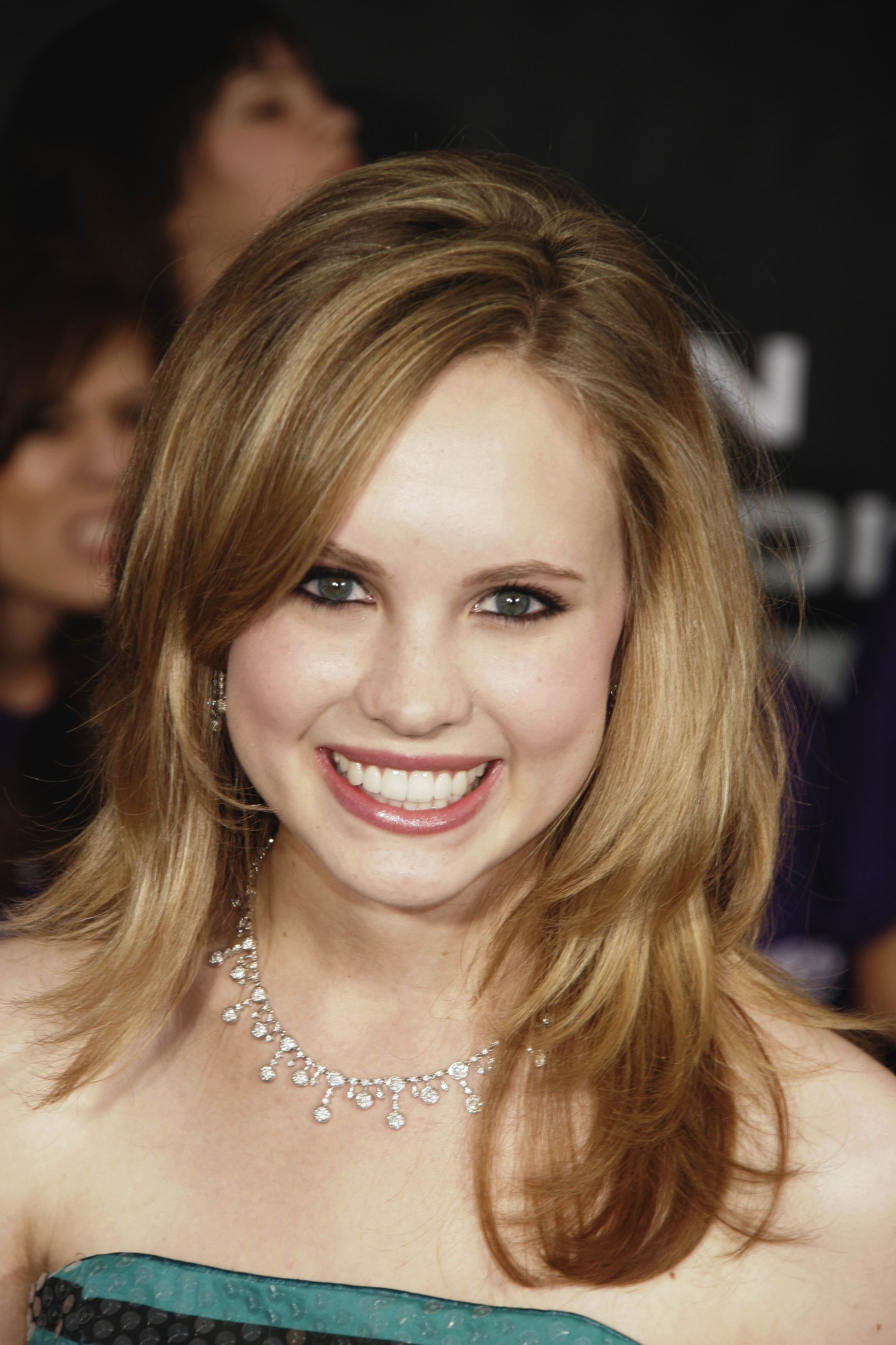 Poze Meaghan Martin