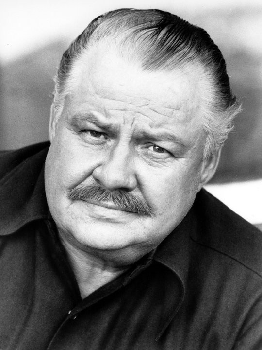 Poze Clifton James