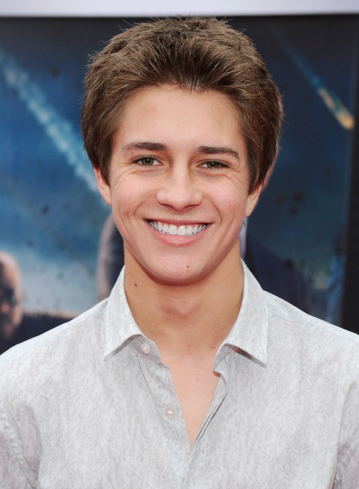 Poze Billy Unger - Actor - Poza 9 din 20 - CineMagia.ro