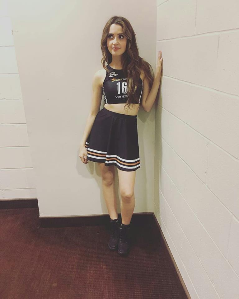 Poze Laura Marano