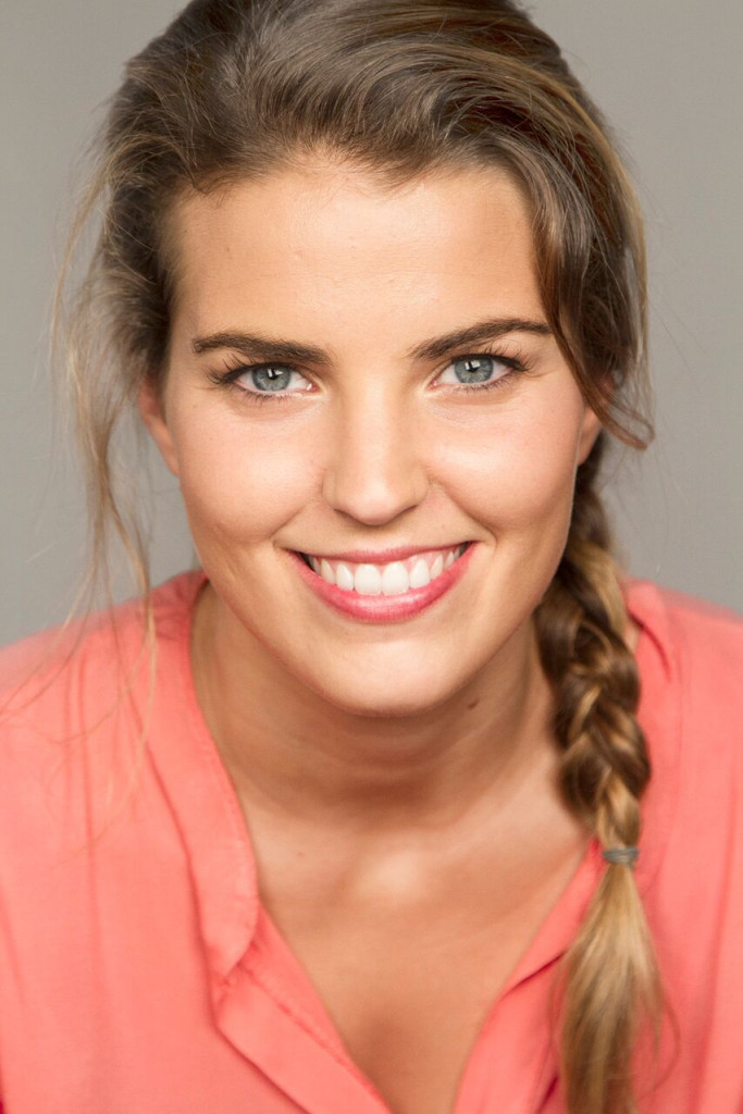 Poze Julia Lara
