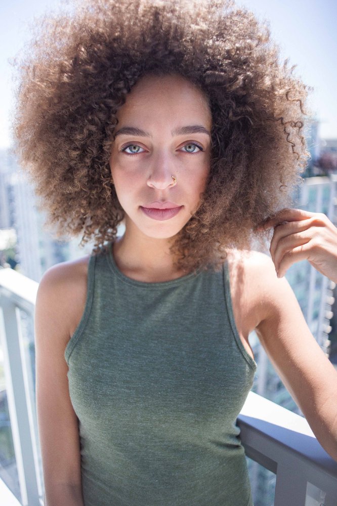 Poze Hayley Law