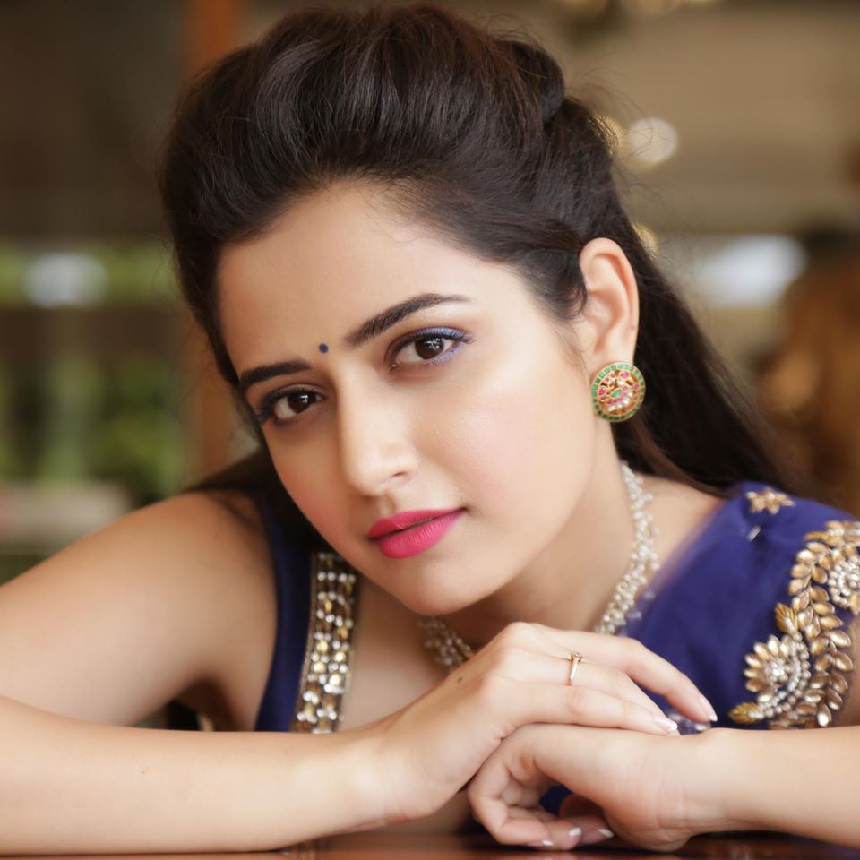 Poze Ashika Ranganath - Actor - Poza 13 Din 199 - CineMagia.ro