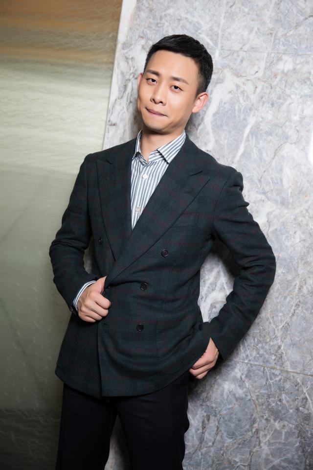 Poze Zhang Yi