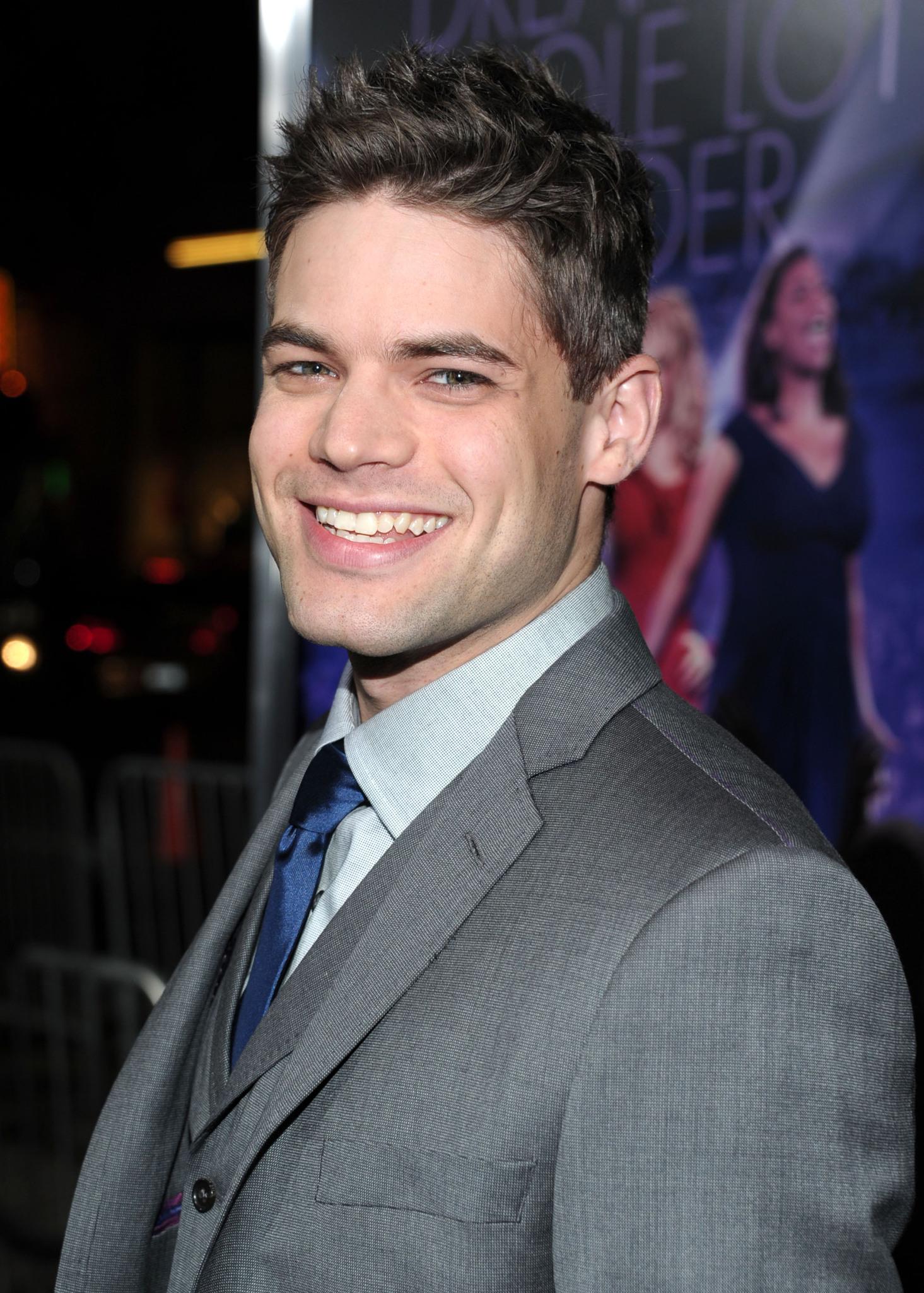 Poze Jeremy Jordan Actor Poza 10 din 20 CineMagia.ro