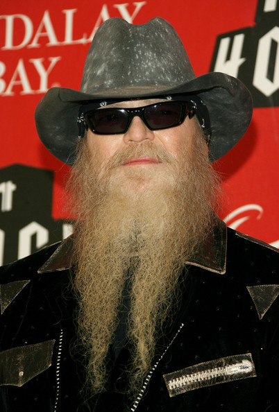 How much money makes Dusty Hill? Net worth - Net Worth Inspector